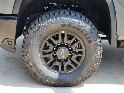 New 2026 Chevrolet Silverado 2500 ZR2 AWD/4WD image 18