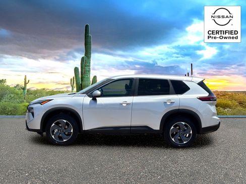 Certified 2025 Nissan Rogue SV FWD image 3