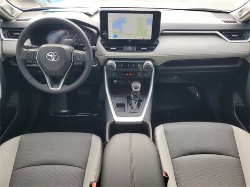 Used 2025 Toyota RAV4 Limited image 12