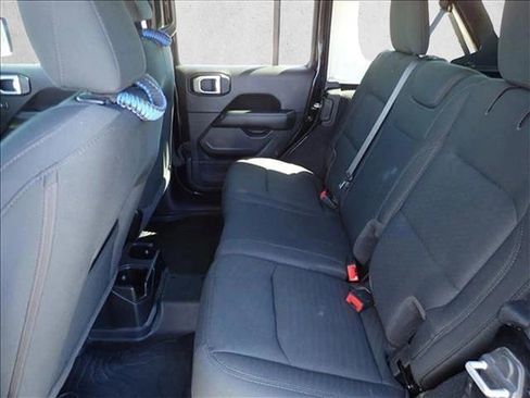 Used 2021 Jeep Wrangler Unlimited Sahara AWD/4WD image 8