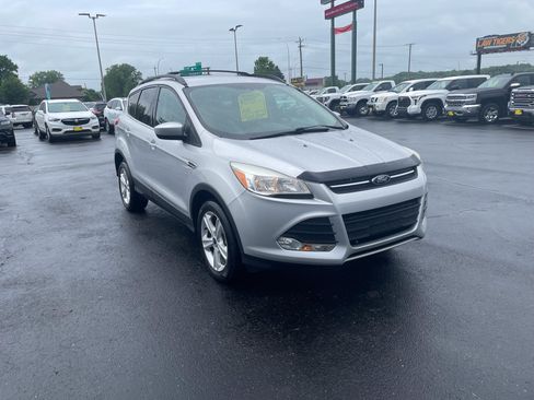 Used 2015 Ford Escape SE AWD/4WD image 2