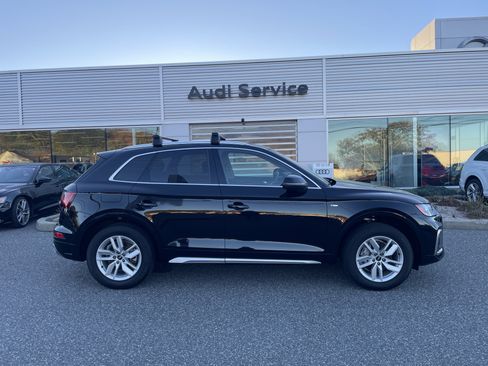 Certified 2023 Audi Q5 2.0T Premium w/ Convenience Package image 3