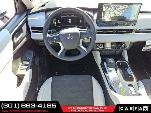 New 2025 Mitsubishi Outlander SE image 7