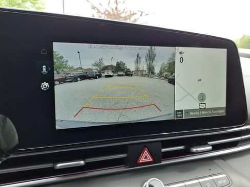 Certified 2024 Hyundai Elantra SEL FWD image 30
