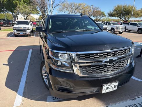 Used 2019 Chevrolet Suburban LT image 6