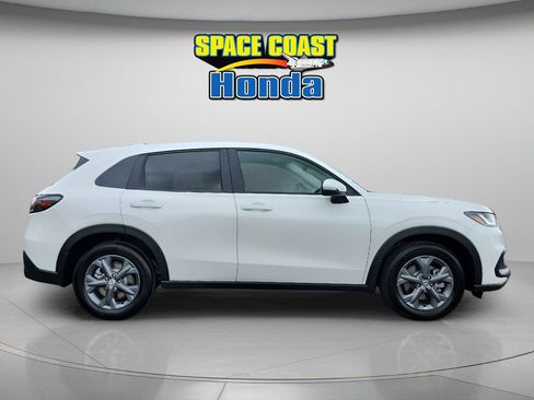 New 2026 Honda HR-V LX image 2
