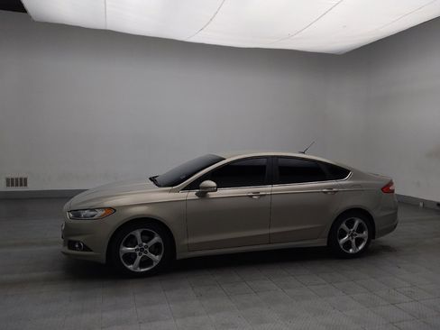 Used 2015 Ford Fusion SE w/ Equipment Group 201A image 2