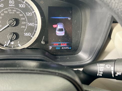 Used 2020 Toyota Corolla LE image 12