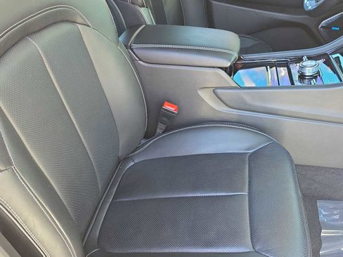 Certified 2022 Jeep Grand Cherokee L Overland image 18