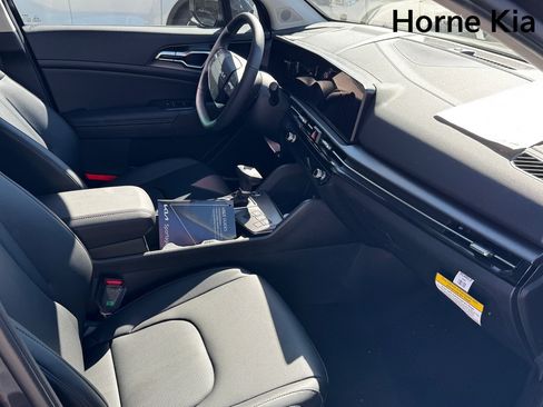 New 2026 Kia Sportage EX FWD image 16