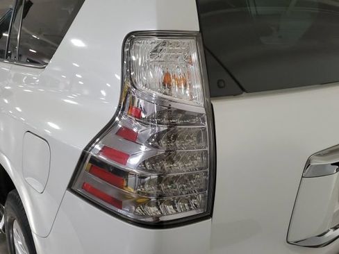 Used 2018 Lexus GX 460 Premium w/ Premium Package AWD/4WD image 29