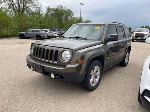 Used 2016 Jeep Patriot Sport w/ Power Value Group AWD/4WD image 2
