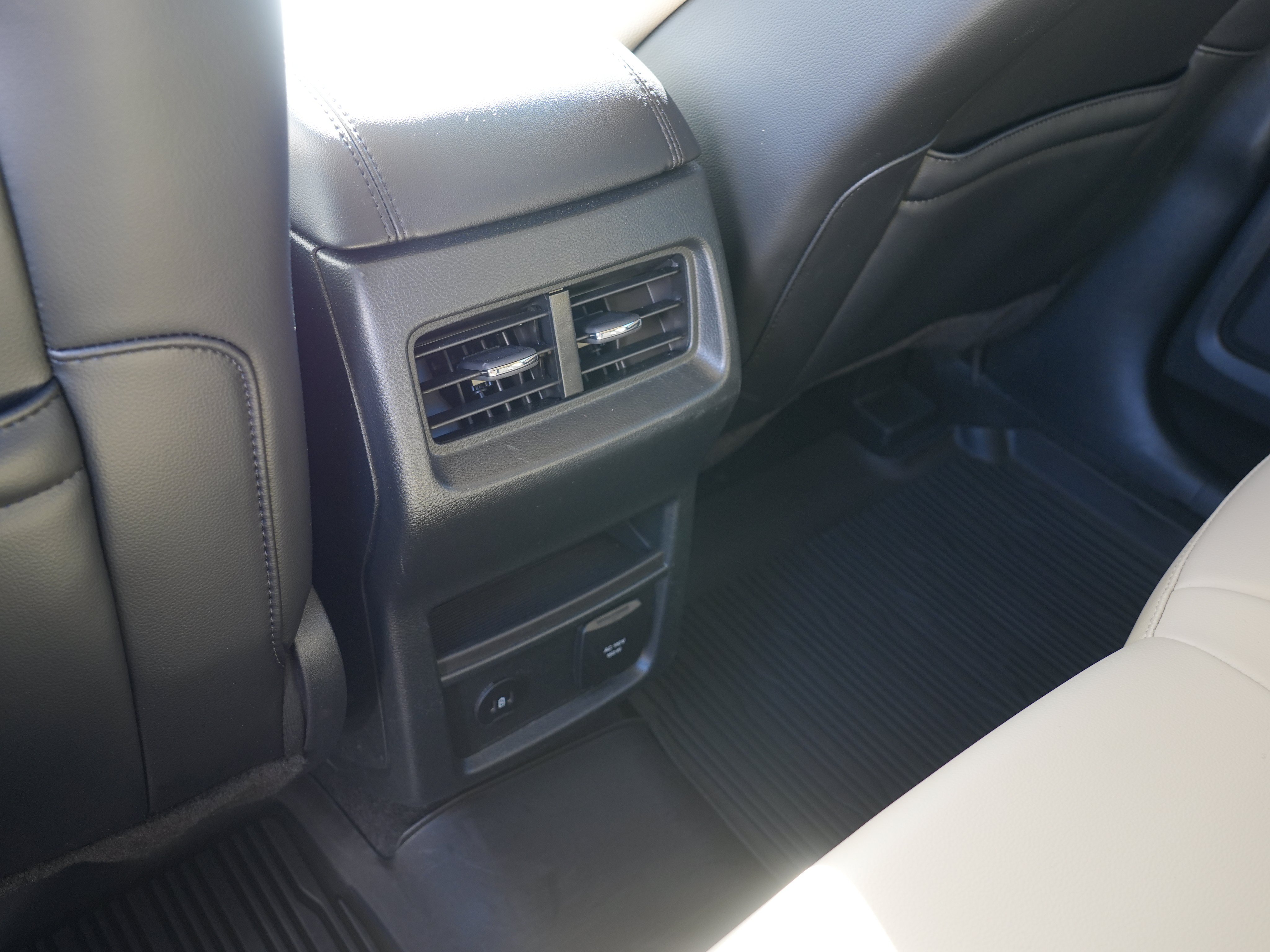 Used 2024 Ford Edge SEL w/ Convenience Package AWD/4WD image 30