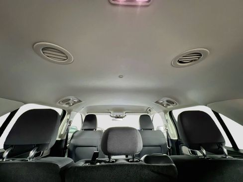 Used 2026 Ford Explorer Active AWD/4WD image 38