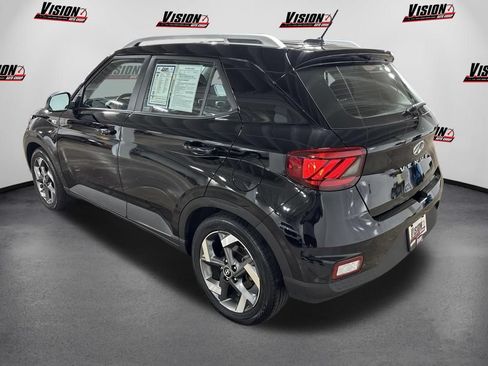 Used 2023 Hyundai Venue SEL w/ Cargo Package FWD image 7