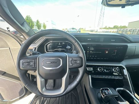 Used 2023 GMC Sierra 1500 Denali w/ Technology Package AWD/4WD image 11