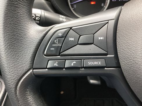 Used 2023 Nissan Versa S image 6