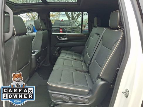 Used 2023 Chevrolet Suburban Premier AWD/4WD image 11