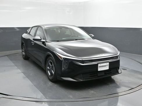 Used 2025 Kia K4 LXS image 17