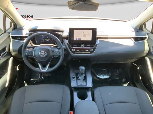 Used 2026 Toyota Corolla Cross LE FWD image 10