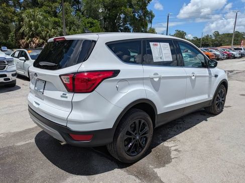 Used 2019 Ford Escape SE FWD image 4