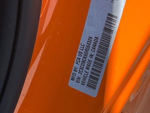 Used 2025 Dodge Charger R/T w/ Sun & Sound Package image 28