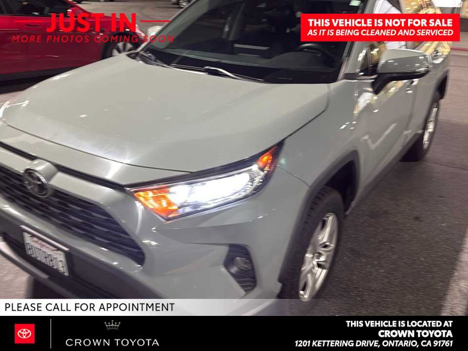 Used 2021 Toyota RAV4 XLE FWD image 1