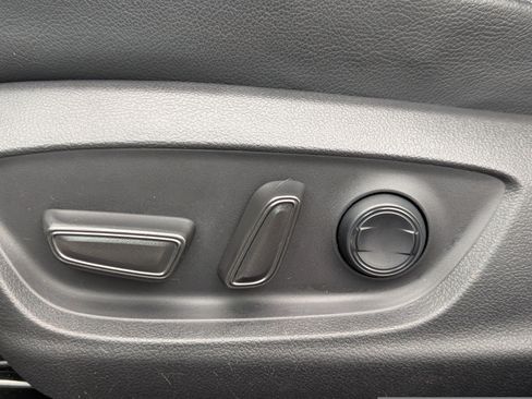 Used 2022 Toyota Camry XSE image 19