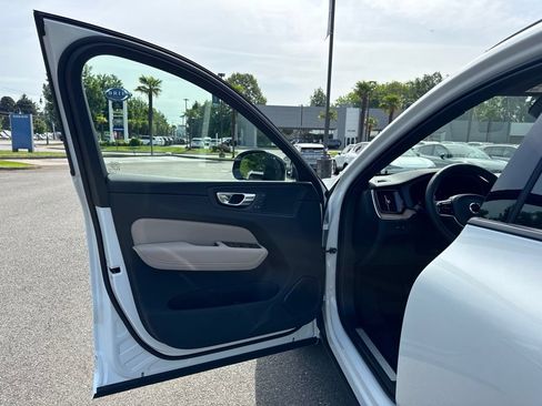 New 2026 Volvo XC60 T8 Plus w/ Climate Package AWD/4WD image 10