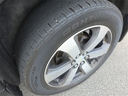 Used 2021 Chevrolet Traverse LT w/ LT Premium Package image 17