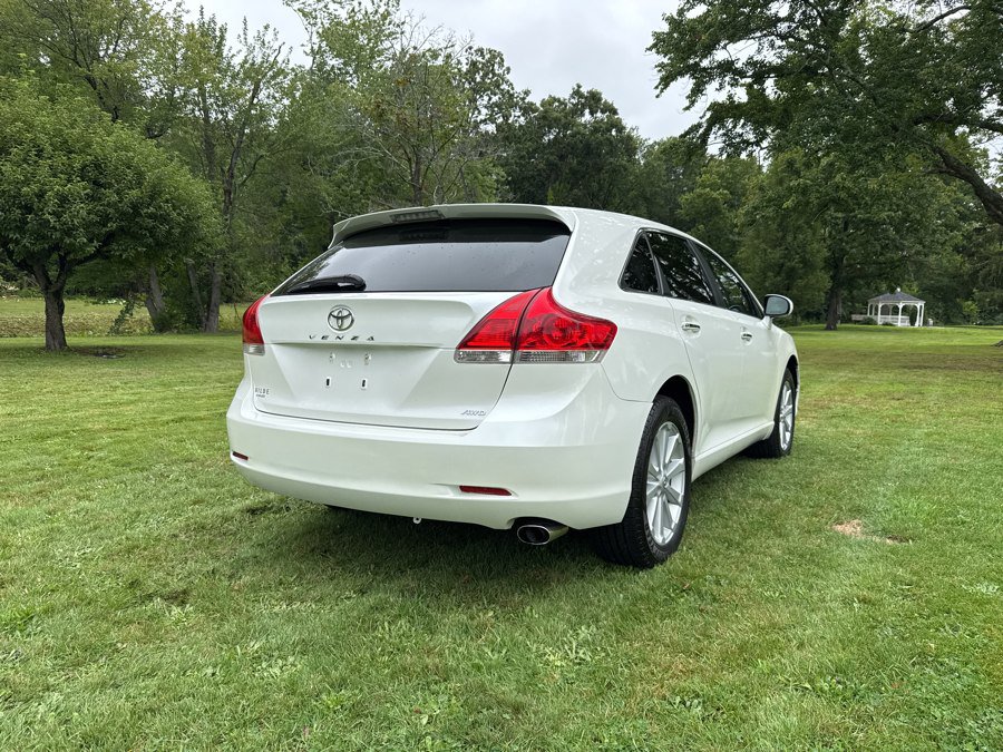 Used 2010 Toyota Venza AWD image 16
