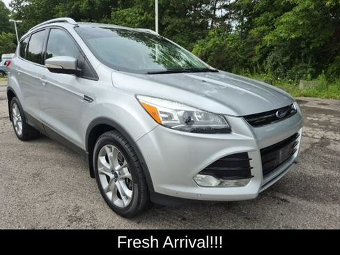 Used 2014 Ford Escape Titanium w/ Equipment Group 401A AWD/4WD image 12