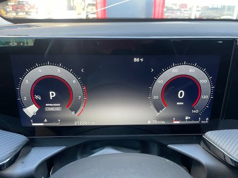 Certified 2025 Nissan Kicks SR FWD image 7