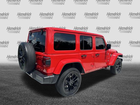 Used 2024 Jeep Wrangler Unlimited Sahara w/ Technology Group AWD/4WD image 10