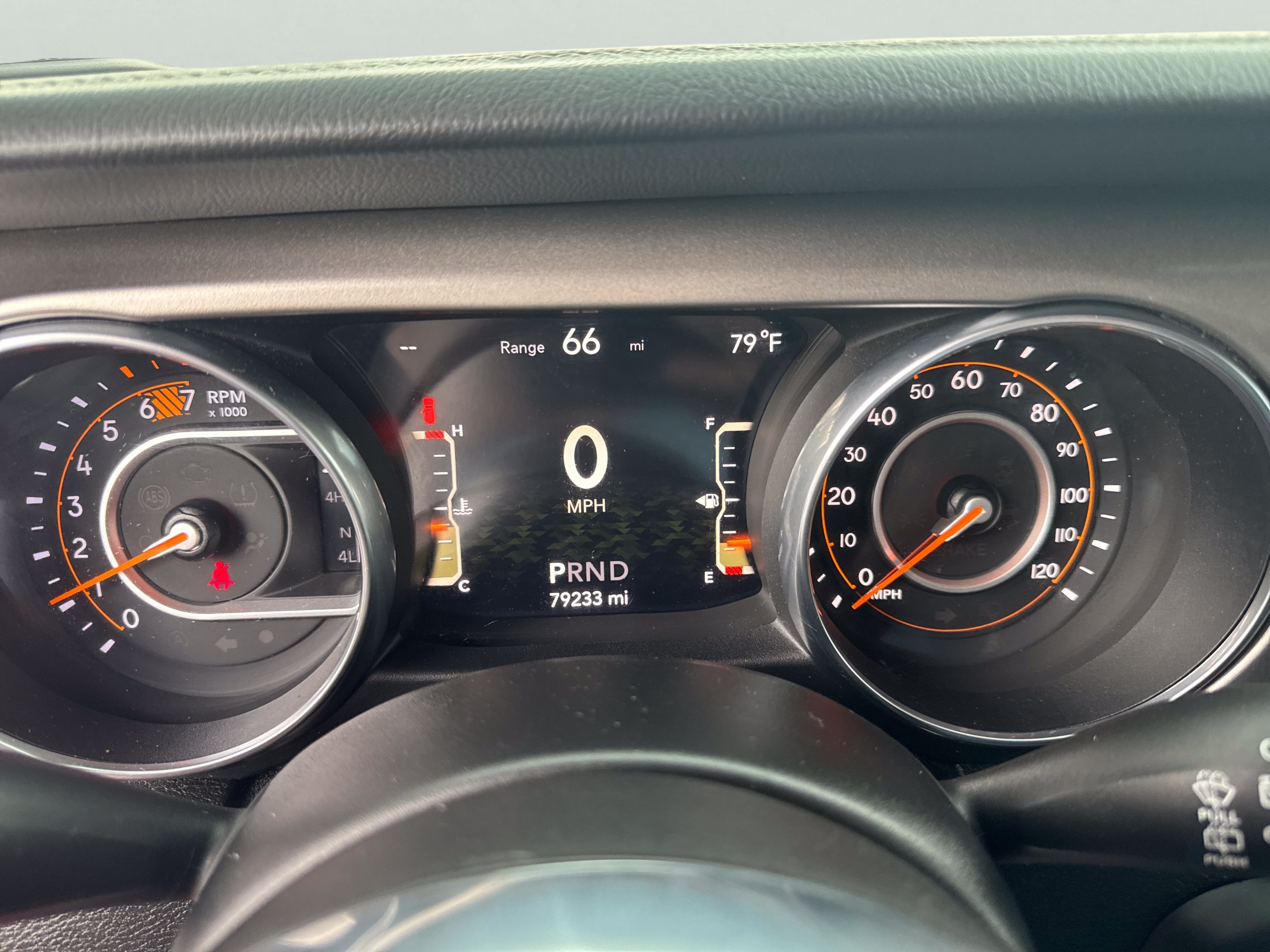 Used 2018 Jeep Wrangler Unlimited Sahara w/ LED Lighting Group AWD/4WD image 17