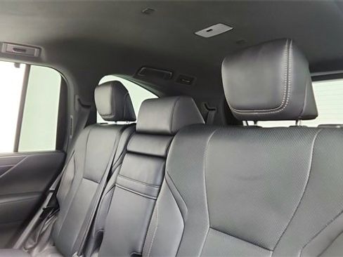 Used 2023 Lexus LX 600 4WD w/ Luxury Package image 31