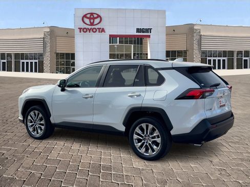 Certified 2025 Toyota RAV4 XLE Premium image 5