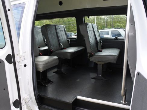 Used 2014 Ford E-250 and Econoline 250 Extended w/ Power Group image 17