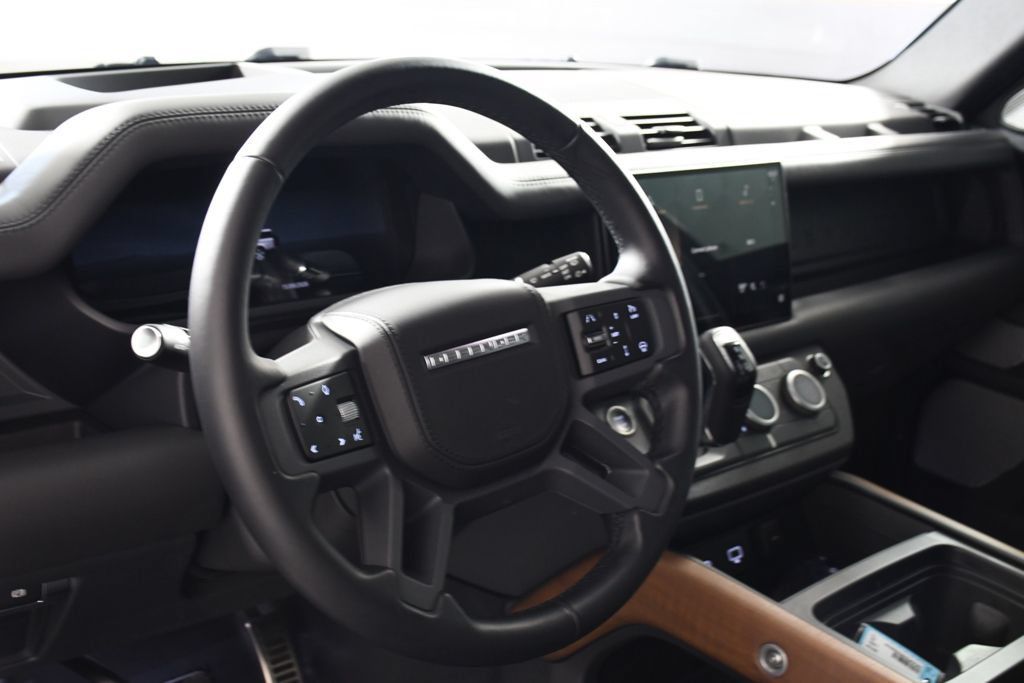 Used 2024 Land Rover Defender 130 X AWD/4WD image 13