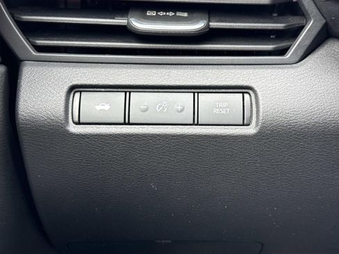 Used 2024 Nissan Altima 2.5 SV image 19