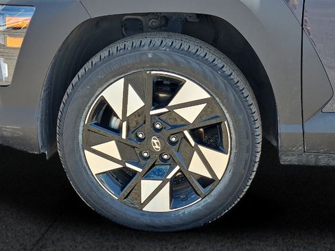 Used 2024 Hyundai Kona SEL AWD/4WD image 8