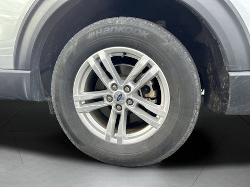 Used 2023 Ford Explorer XLT w/ Equipment Group 202A image 1