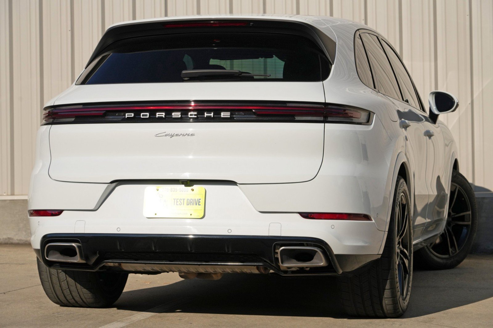 Used 2024 Porsche Cayenne AWD/4WD image 5