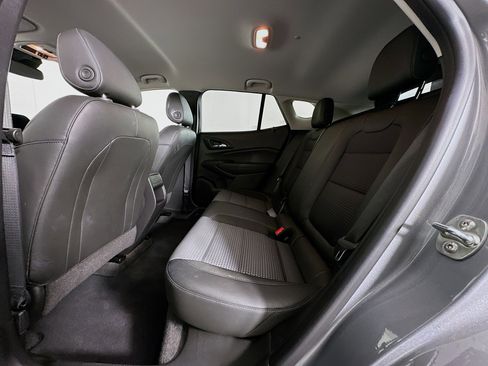 Used 2025 Chevrolet Trax LT FWD image 26