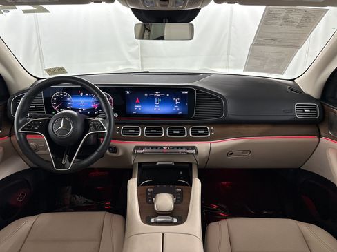 Used 2024 Mercedes-Benz GLS 450 4MATIC image 14