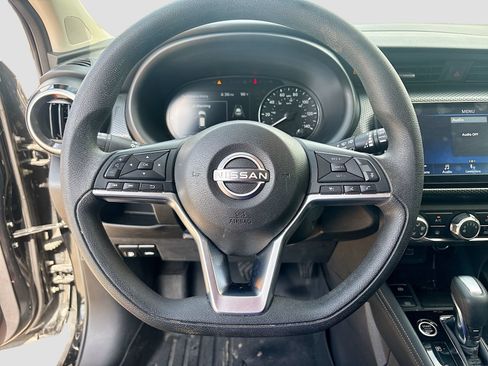 Used 2024 Nissan Kicks SV FWD image 11