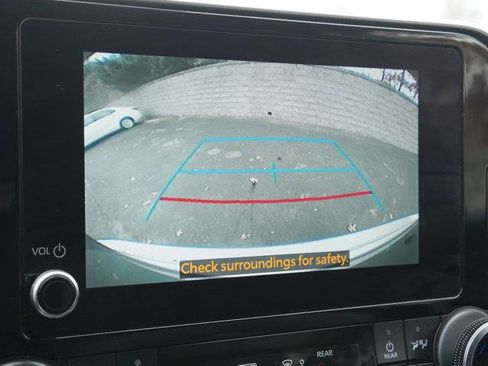 Used 2024 Toyota Highlander XLE image 19