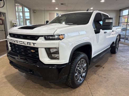 Used 2022 Chevrolet Silverado 2500 Custom w/ Custom Value Package AWD/4WD image 6