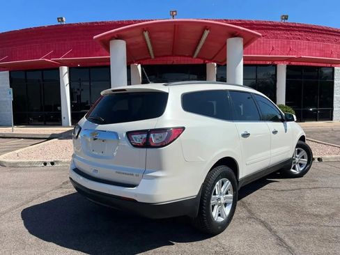 Used 2014 Chevrolet Traverse LT FWD image 3