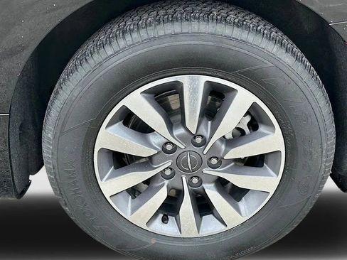 Used 2024 Chrysler Pacifica Select image 33